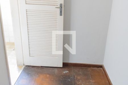 Apartamento à venda com 120m², 4 quartos e 2 vagas Apartamento à venda com 120m², 4 quartos e 2 vagasQuarto de Serviço