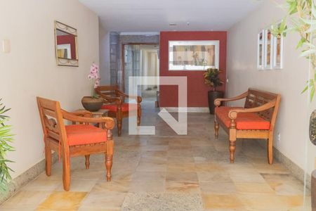 Apartamento à venda com 120m², 4 quartos e 2 vagas Apartamento à venda com 120m², 4 quartos e 2 vagasHall de Entrada