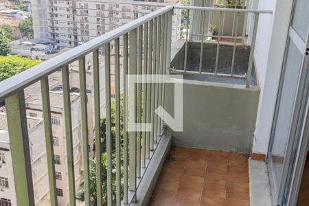 Apartamento à venda com 120m², 4 quartos e 2 vagas Apartamento à venda com 120m², 4 quartos e 2 vagasVaranda da Sala