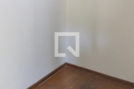 Apartamento à venda com 120m², 4 quartos e 2 vagas Apartamento à venda com 120m², 4 quartos e 2 vagasQuarto de Serviço