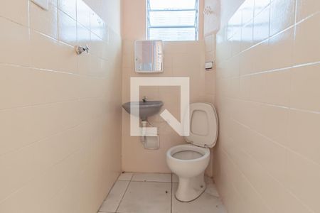 Banheiro  de casa para alugar com 1 quarto, 28m² em Jardim de Lorenzo, São Paulo