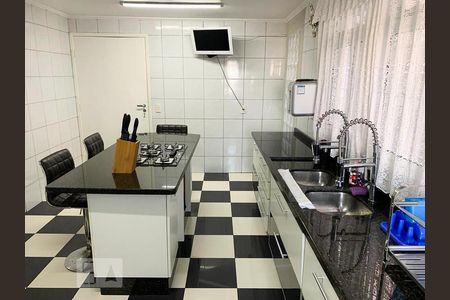 Casa à venda com 350m², 4 quartos e 5 vagasCozinha