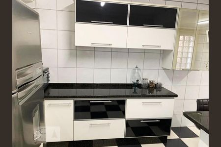 Casa à venda com 350m², 4 quartos e 5 vagasCozinha
