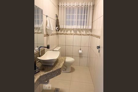 Casa à venda com 350m², 4 quartos e 5 vagasLavabo
