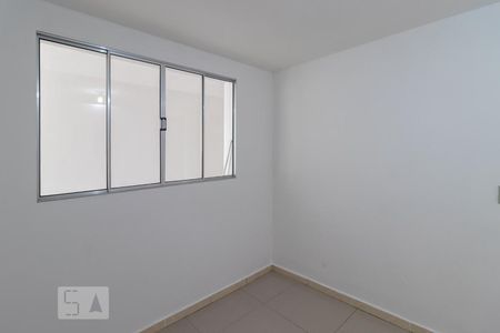 Quarto 1 de casa para alugar com 2 quartos, 65m² em Parque Císper, São Paulo