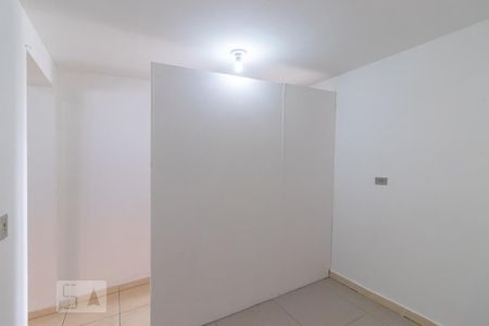 Quarto 1 de casa para alugar com 2 quartos, 65m² em Parque Císper, São Paulo