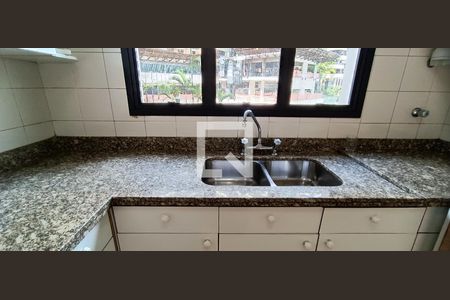 Apartamento para alugar com 185m², 3 quartos e 3 vagasCozinha