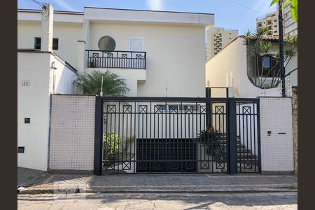 Casa à venda com 270m², 4 quartos e 4 vagas Casa à venda com 270m², 4 quartos e 4 vagasFachada