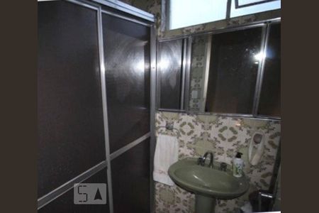 Casa à venda com 295m², 4 quartos e 3 vagas Casa à venda com 295m², 4 quartos e 3 vagasBanheiro Social