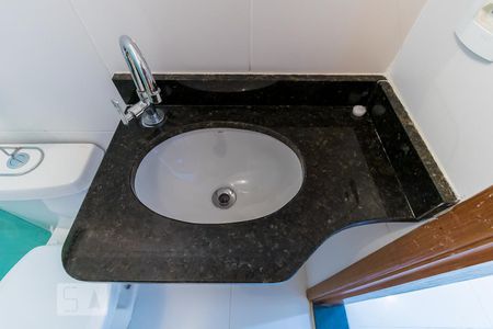 Detalhe banheiro de casa de condomínio à venda com 2 quartos, 54m² em Cidade Patriarca, São Paulo