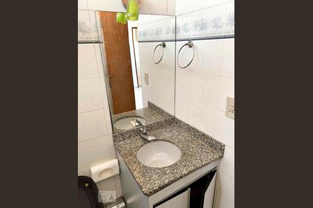 Apartamento à venda com 72m², 2 quartos e sem vagaBanheiro