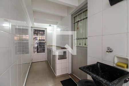 Casa à venda com 267m², 3 quartos e 4 vagas Casa à venda com 267m², 3 quartos e 4 vagasCorredor Externo