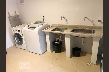 Casa à venda com 350m², 2 quartos e 2 vagasÁrea de Serviço