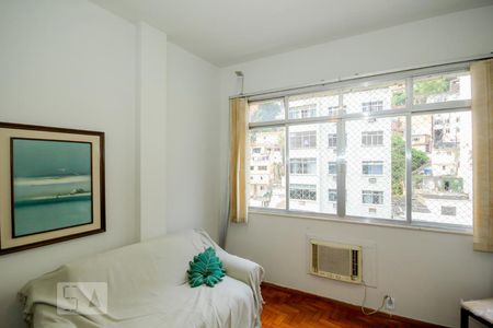 Sala de apartamento para alugar com 1 quarto, 40m² em Copacabana, Rio de Janeiro