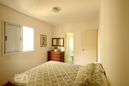 Suíte de apartamento para alugar com 2 quartos, 60m² em Jardim Tupanci, Barueri