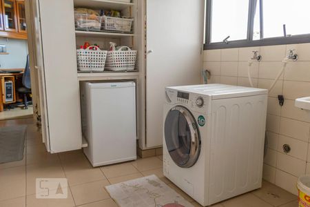 Apartamento à venda com 280m², 4 quartos e 4 vagasLavanderia