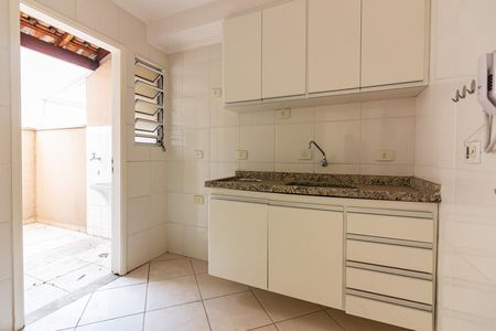 Casa de condomínio à venda com 80m², 2 quartos e 2 vagasCozinha