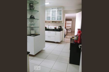 Apartamento à venda com 140m², 3 quartos e 2 vagas Apartamento à venda com 140m², 3 quartos e 2 vagasCozinha