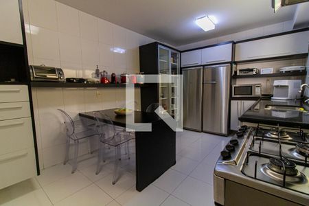 Apartamento à venda com 167m², 3 quartos e 3 vagas Apartamento à venda com 167m², 3 quartos e 3 vagasCozinha