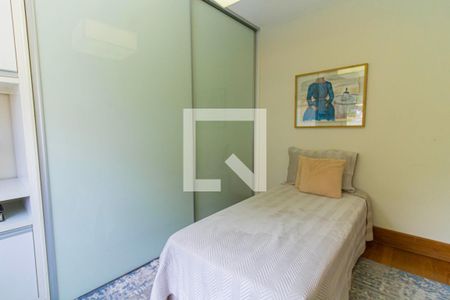 Apartamento à venda com 167m², 3 quartos e 3 vagas Apartamento à venda com 167m², 3 quartos e 3 vagasSuíte 2