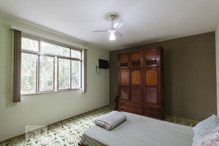 Casa à venda com 372m², 3 quartos e 3 vagas Casa à venda com 372m², 3 quartos e 3 vagasQuarto 3 - Suíte