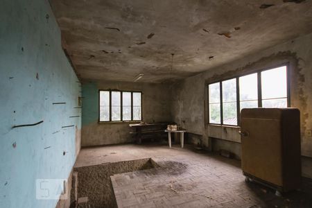 Casa à venda com 372m², 3 quartos e 3 vagas Casa à venda com 372m², 3 quartos e 3 vagasEdícula