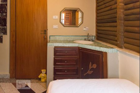 Casa à venda com 430m², 8 quartos e 2 vagas Casa à venda com 430m², 8 quartos e 2 vagasQuarto 8