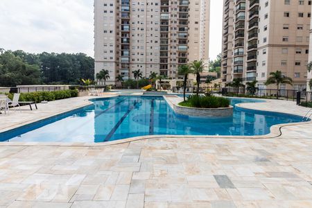 Apartamento à venda com 151m², 3 quartos e 2 vagas Apartamento à venda com 151m², 3 quartos e 2 vagasÁrea Comum: Piscina