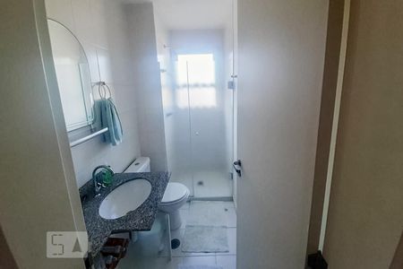 Banheiro do Corredor de apartamento à venda com 3 quartos, 151m² em Jardim Tupanci, Barueri