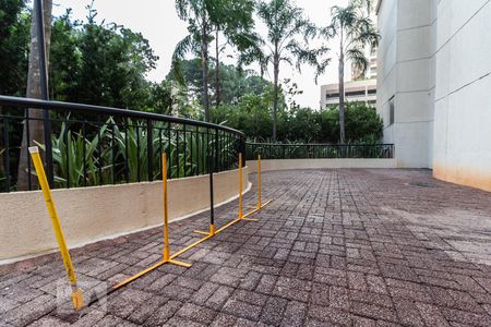 Apartamento à venda com 151m², 3 quartos e 2 vagas Apartamento à venda com 151m², 3 quartos e 2 vagasÁrea Comum: Espaço pet