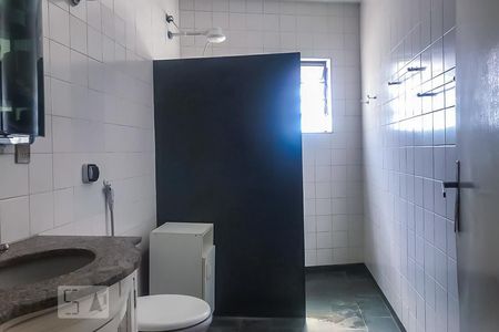 Banheiro de apartamento para alugar com 2 quartos, 93m² em Centro, Campinas