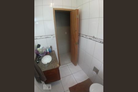 Casa à venda com 122m², 3 quartos e 3 vagas Casa à venda com 122m², 3 quartos e 3 vagasBanheiro