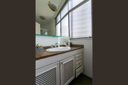 Apartamento para alugar com 300m², 4 quartos e 3 vagas Apartamento para alugar com 300m², 4 quartos e 3 vagasBanheiro da Suíte 4