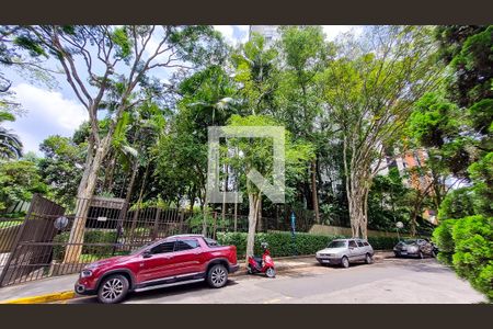 Apartamento para alugar com 300m², 4 quartos e 3 vagas Apartamento para alugar com 300m², 4 quartos e 3 vagasFachada