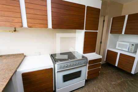 Apartamento para alugar com 300m², 4 quartos e 3 vagas Apartamento para alugar com 300m², 4 quartos e 3 vagasCozinha