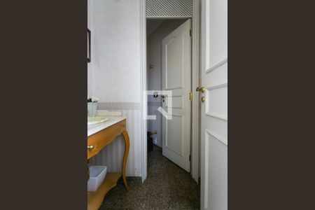 Apartamento para alugar com 300m², 4 quartos e 3 vagas Apartamento para alugar com 300m², 4 quartos e 3 vagasLavabo