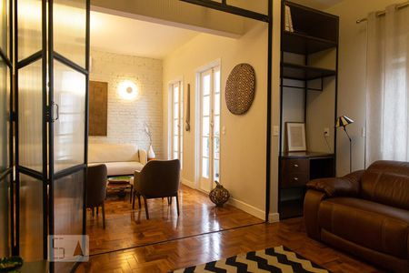 Sala de TV de apartamento para alugar com 2 quartos, 120m² em Bela Vista, São Paulo
