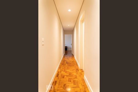 Corredor de apartamento para alugar com 2 quartos, 120m² em Bela Vista, São Paulo