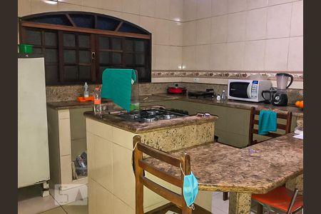 Casa à venda com 250m², 3 quartos e 3 vagasCozinha