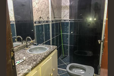 Casa à venda com 250m², 3 quartos e 3 vagasBanheiro 