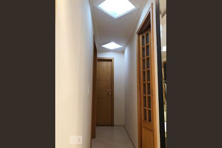 Corredor de apartamento para alugar com 2 quartos, 47m² em Vila Cruz das Almas, São Paulo