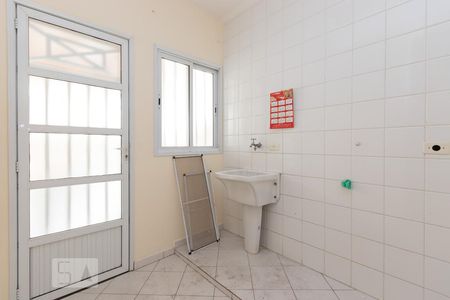 Casa de condomínio à venda com 155m², 3 quartos e 4 vagas Casa de condomínio à venda com 155m², 3 quartos e 4 vagasÁrea de serviço