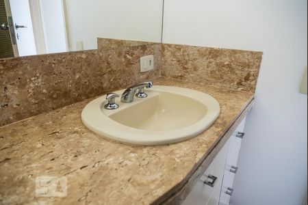 Apartamento à venda com 80m², 2 quartos e 1 vagaBanheiro da Suíte