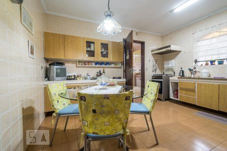 Casa à venda com 175m², 3 quartos e 2 vagas Casa à venda com 175m², 3 quartos e 2 vagasCozinha