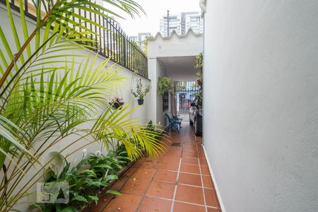 Casa à venda com 175m², 3 quartos e 2 vagas Casa à venda com 175m², 3 quartos e 2 vagasCorredor