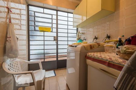 Casa à venda com 175m², 3 quartos e 2 vagas Casa à venda com 175m², 3 quartos e 2 vagasÁrea de Serviço