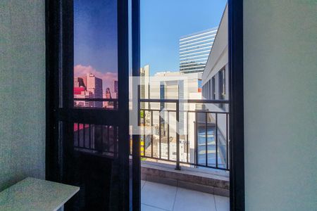 Varanda de kitnet/studio para alugar com 1 quarto, 25m² em Liberdade, São Paulo