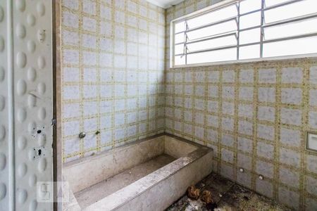 Casa à venda com 400m², 3 quartos e 1 vagaBanheiro 1