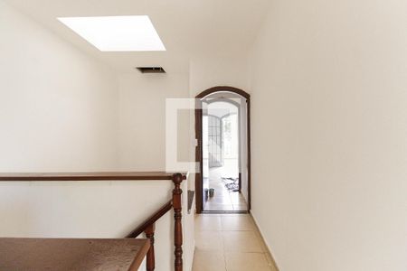 Casa à venda com 285m², 2 quartos e 3 vagas Casa à venda com 285m², 2 quartos e 3 vagasHall