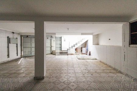 Casa à venda com 285m², 2 quartos e 3 vagas Casa à venda com 285m², 2 quartos e 3 vagasGaragem